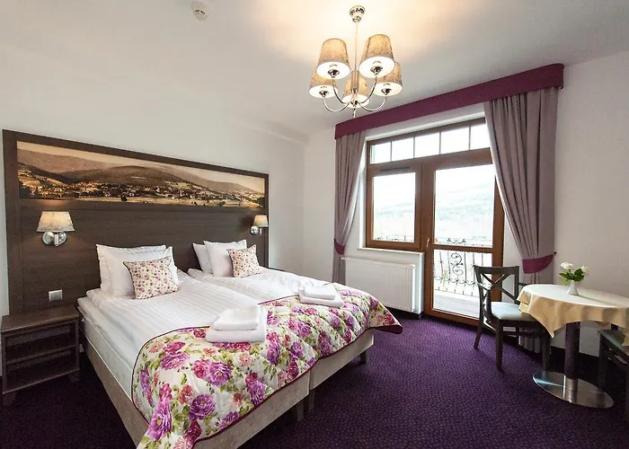 Buczynski Medical & מלון 4*